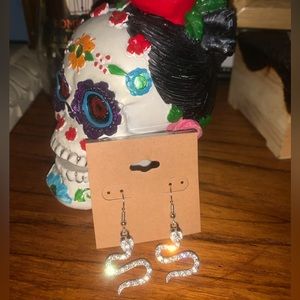NWT: Snake earrings